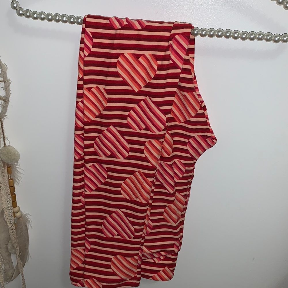 NEW LuLaRoe Valentines Day Leggings One Size OS Pink Red Striped Hearts Lounge